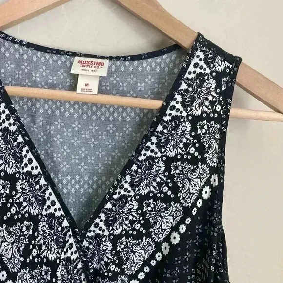 Mossimo Print Shorts Romper Size Medium - Picture 2 of 10